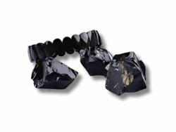 Obsidian Heilsteine hilft, negative Energien zu blockieren und das Gleichgewicht in Körper und Geist wiederherzustellen, indem es die Schutzkräfte stärkt.