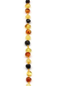 Détail du bracelet bébé en ambre naturel avec fermoir sécurisé