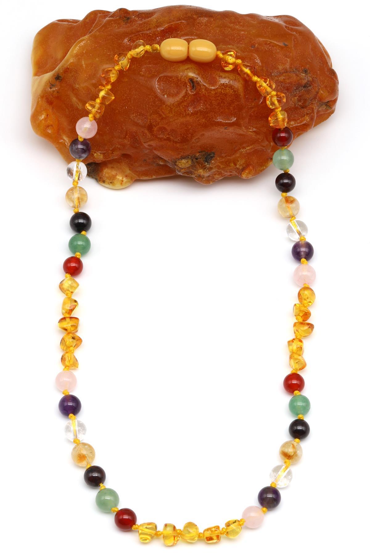 Collier bébé/enfant ambre et chakras – photo avant – 35 cm – modèle 3