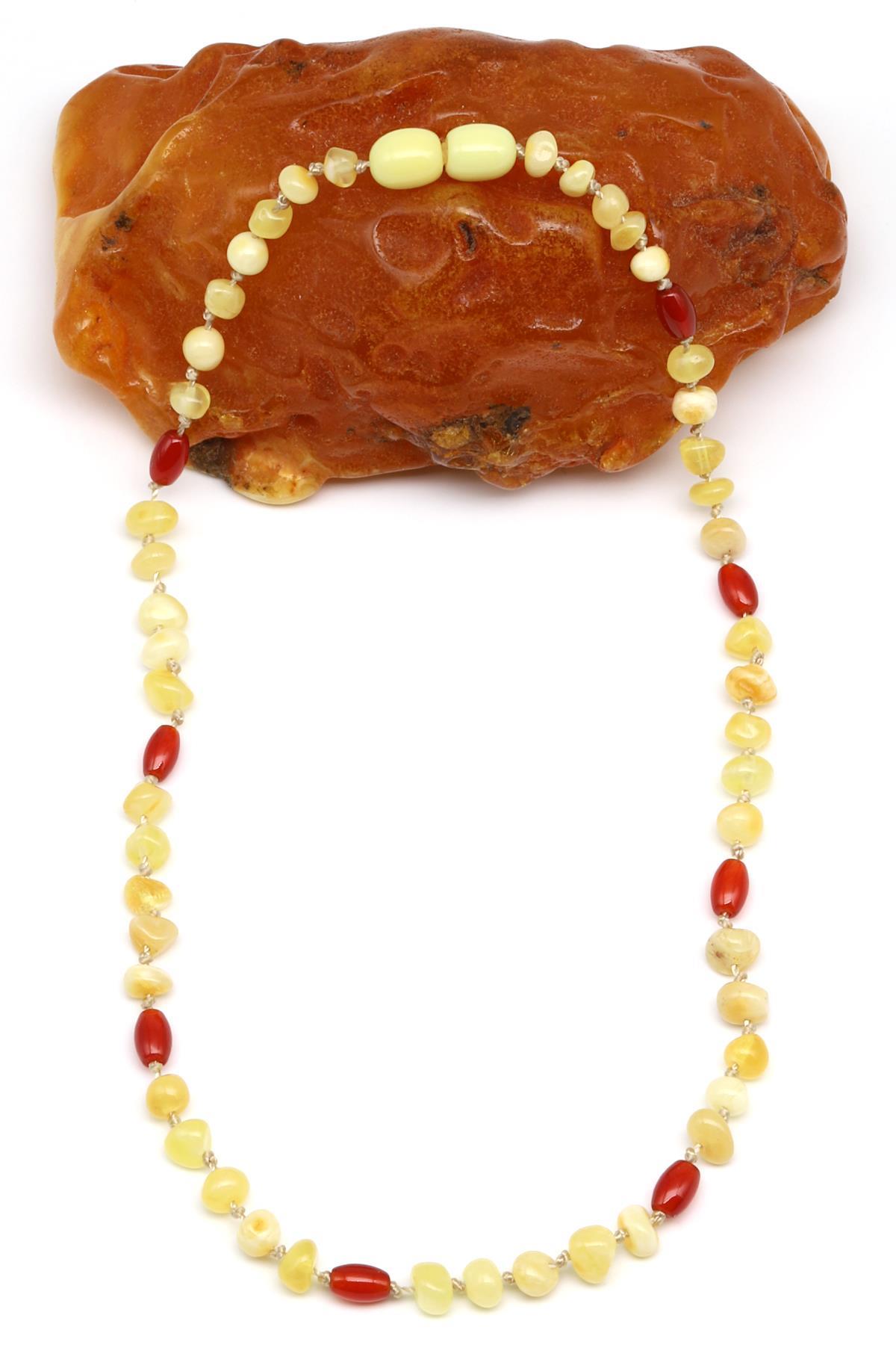 Vue avant du collier d’ambre goutte et agate pour bébé – 34 cm – soulagement poussée dentaire