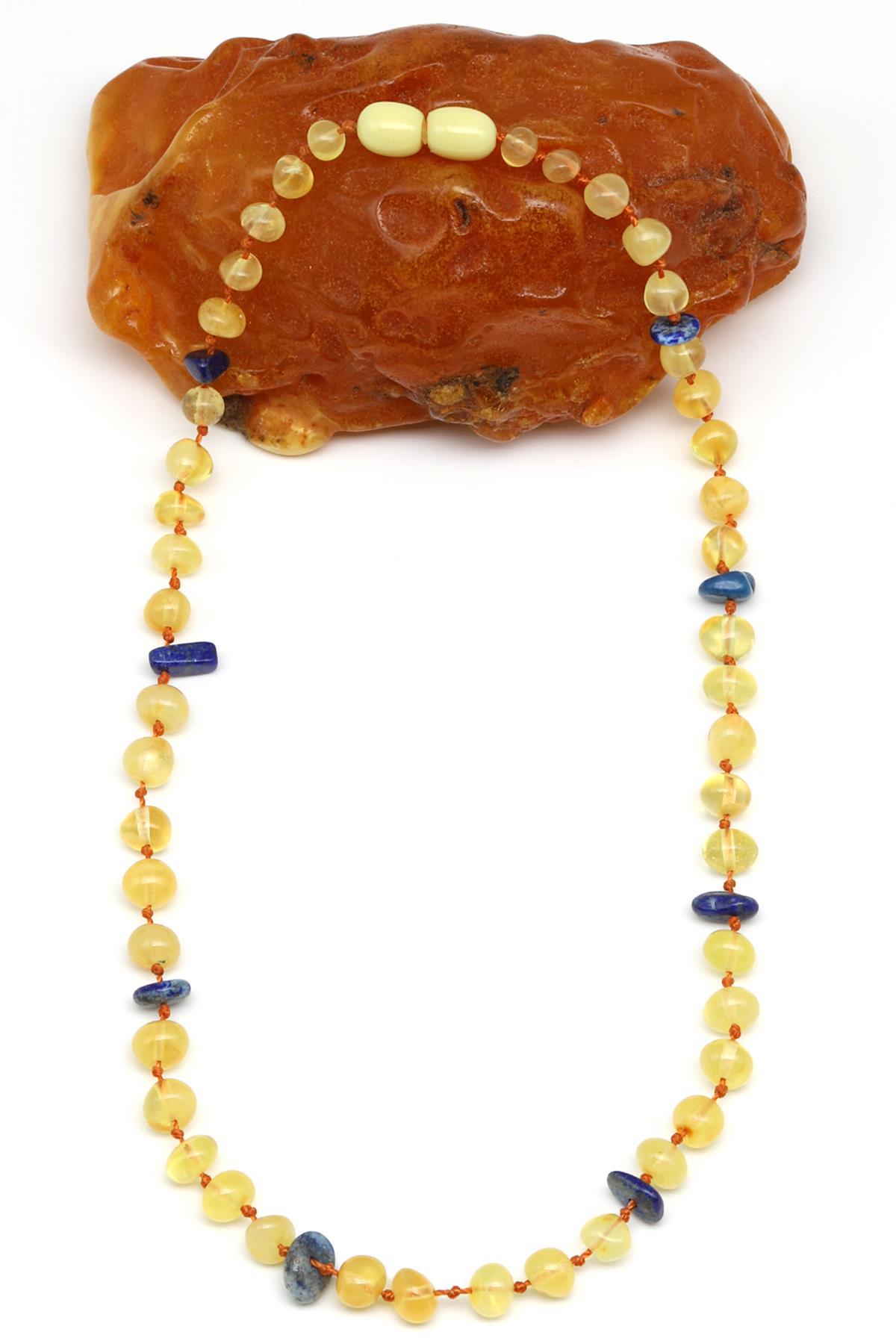 Vue avant du collier bébé en ambre goutte et lapis lazuli – 33 cm – soulagement poussée dentaire