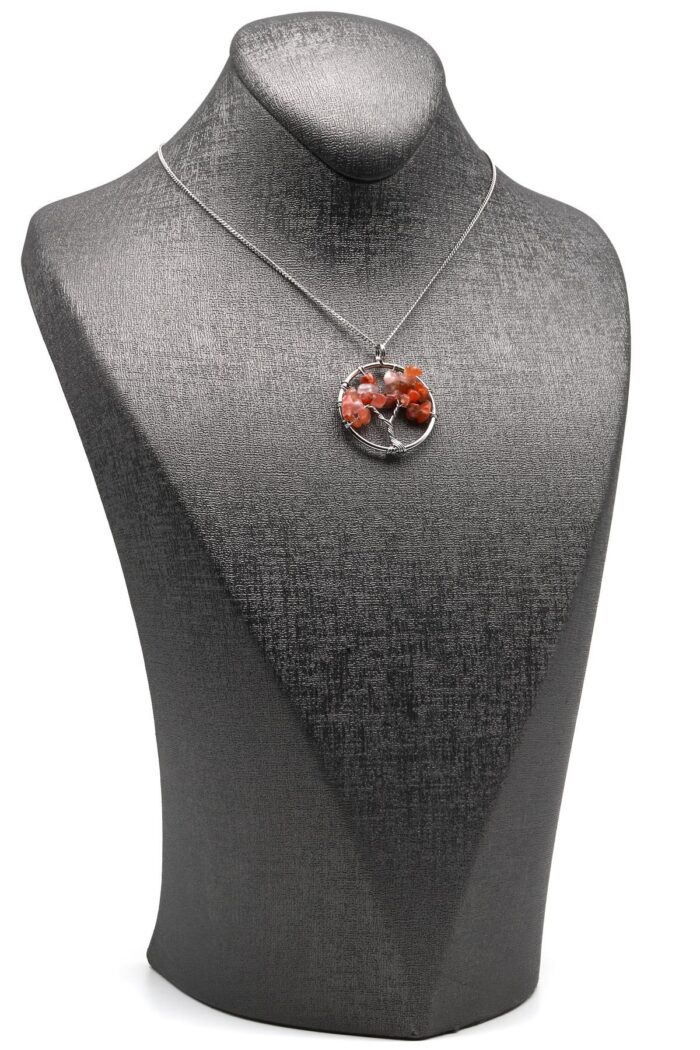 Collier arbre de vie en pierre naturelle – détails du pendentif et des pierres